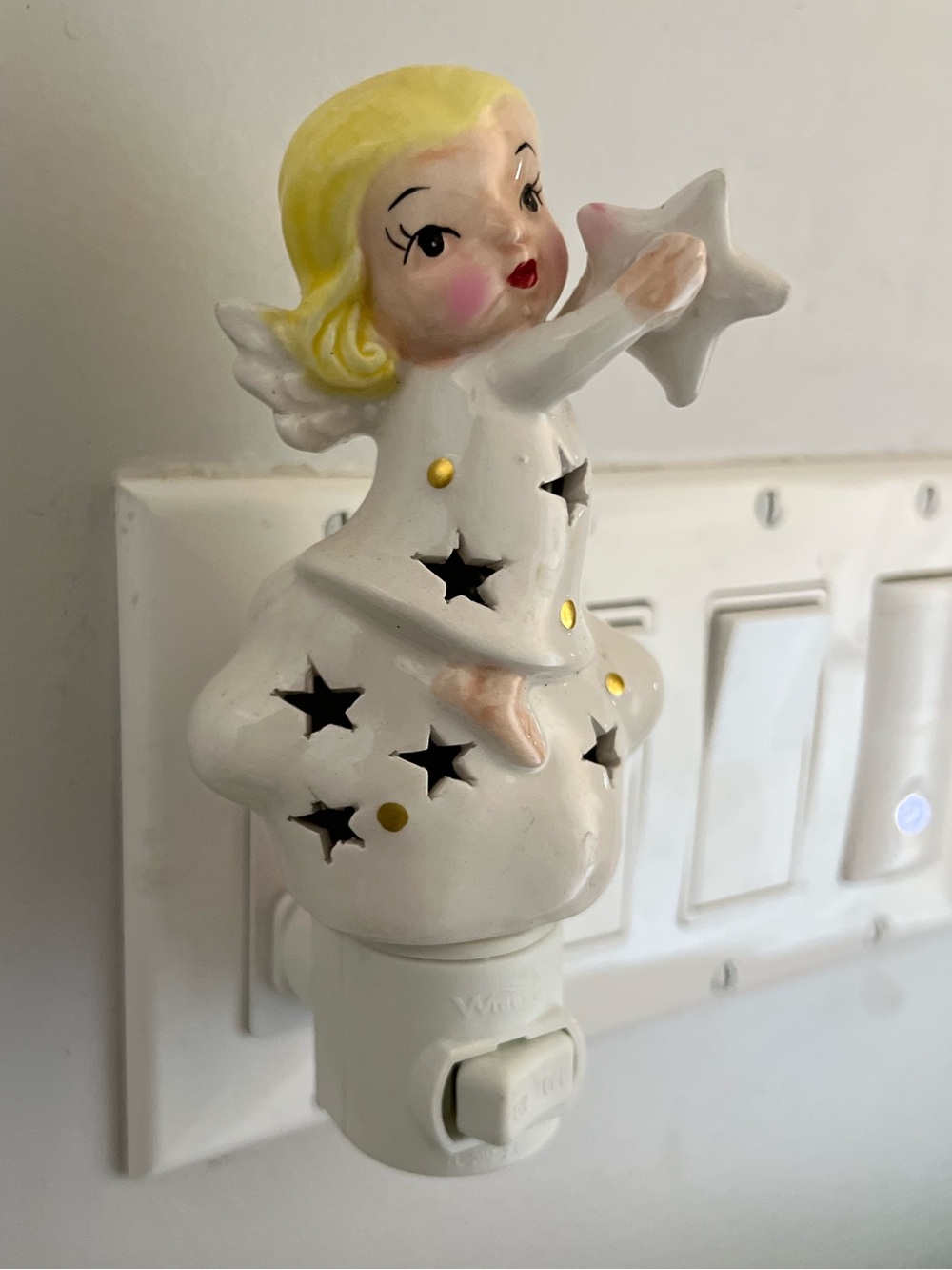 Porcelain Angel Night Light - Picture 3 of 5